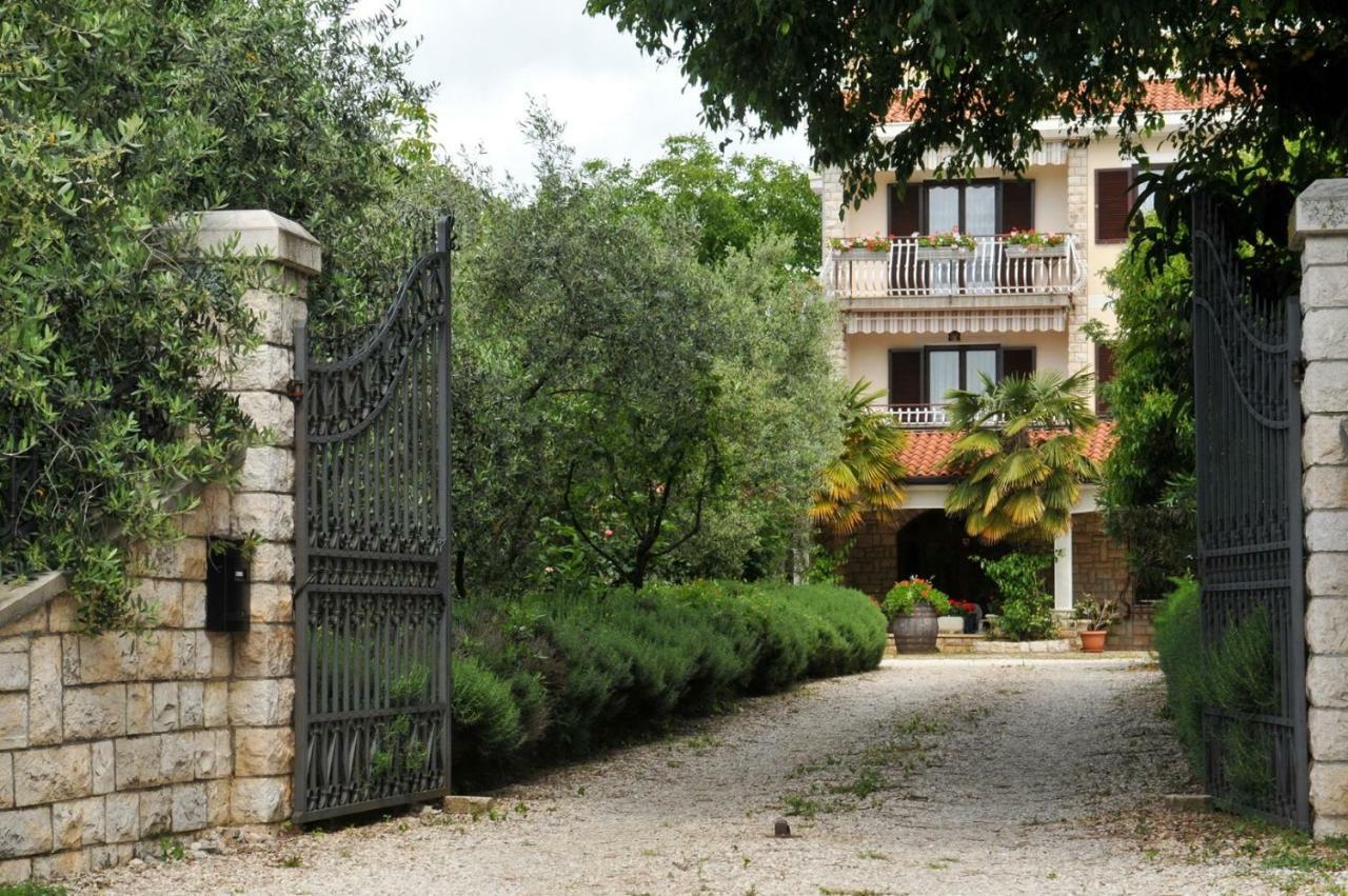 Haus Liliana Hotel Tar-Vabriga Kültér fotó