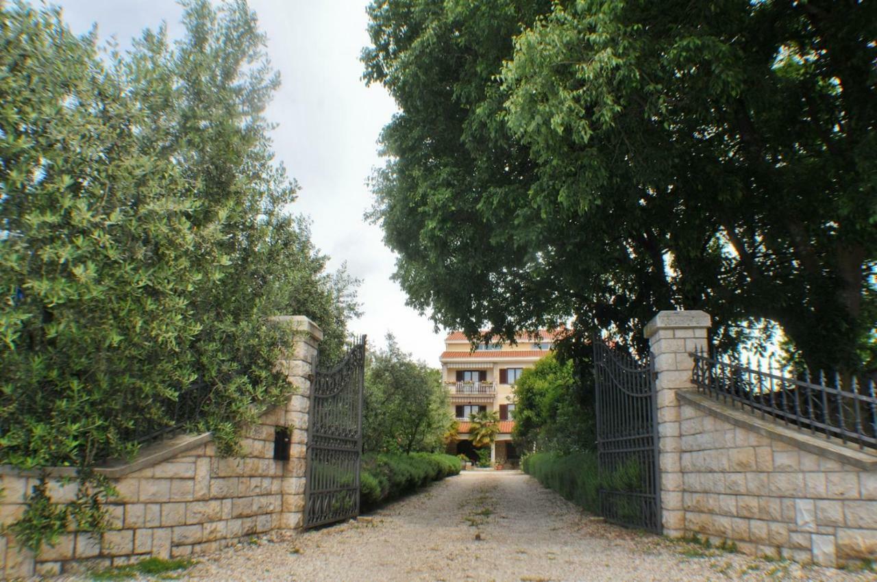 Haus Liliana Hotel Tar-Vabriga Kültér fotó