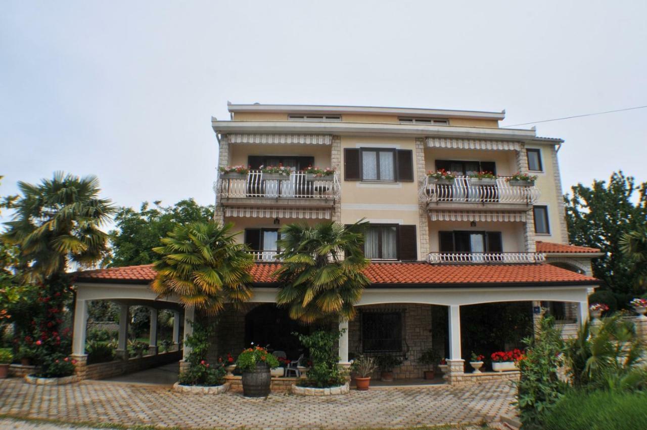 Haus Liliana Hotel Tar-Vabriga Kültér fotó