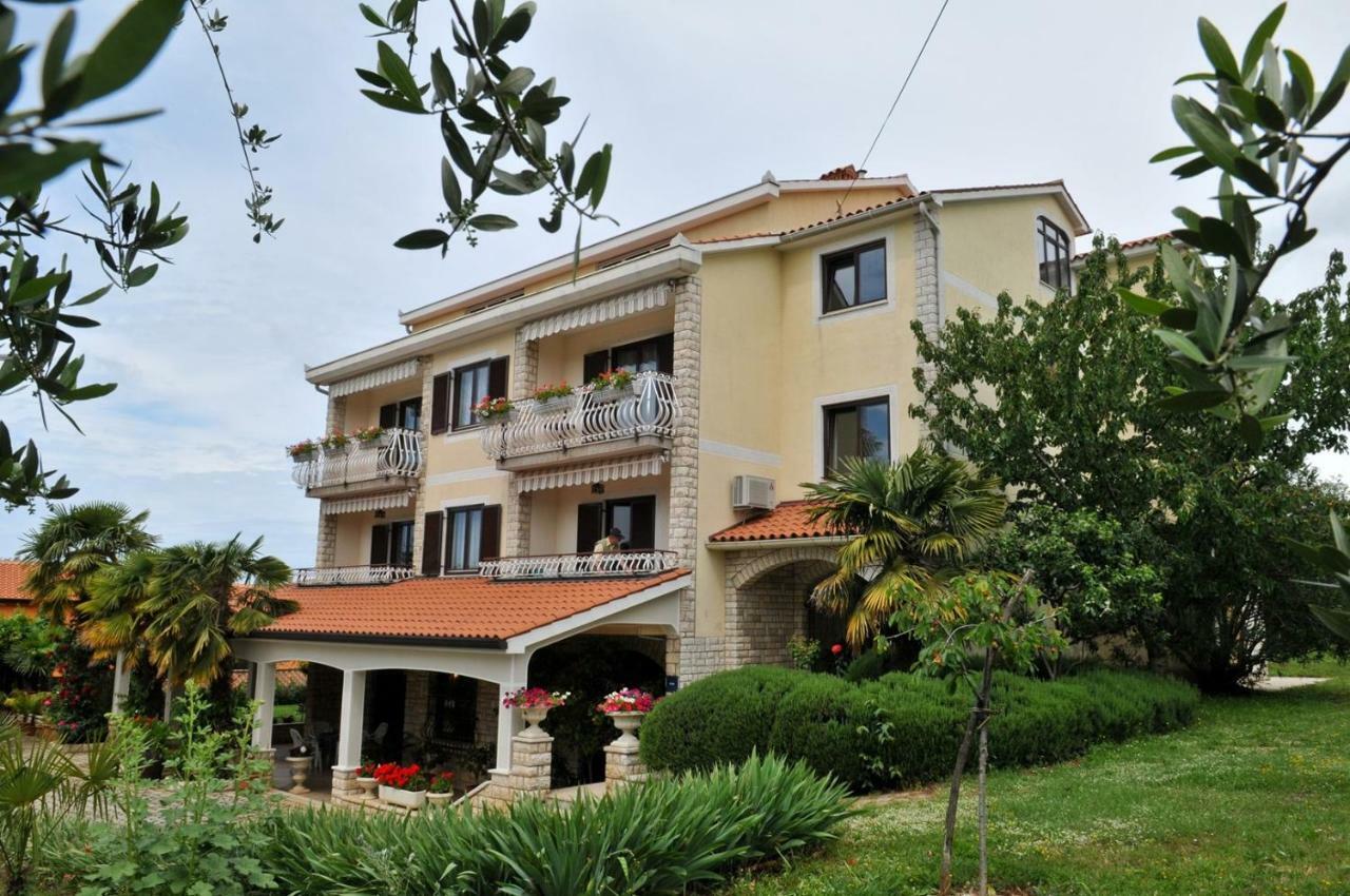 Haus Liliana Hotel Tar-Vabriga Kültér fotó